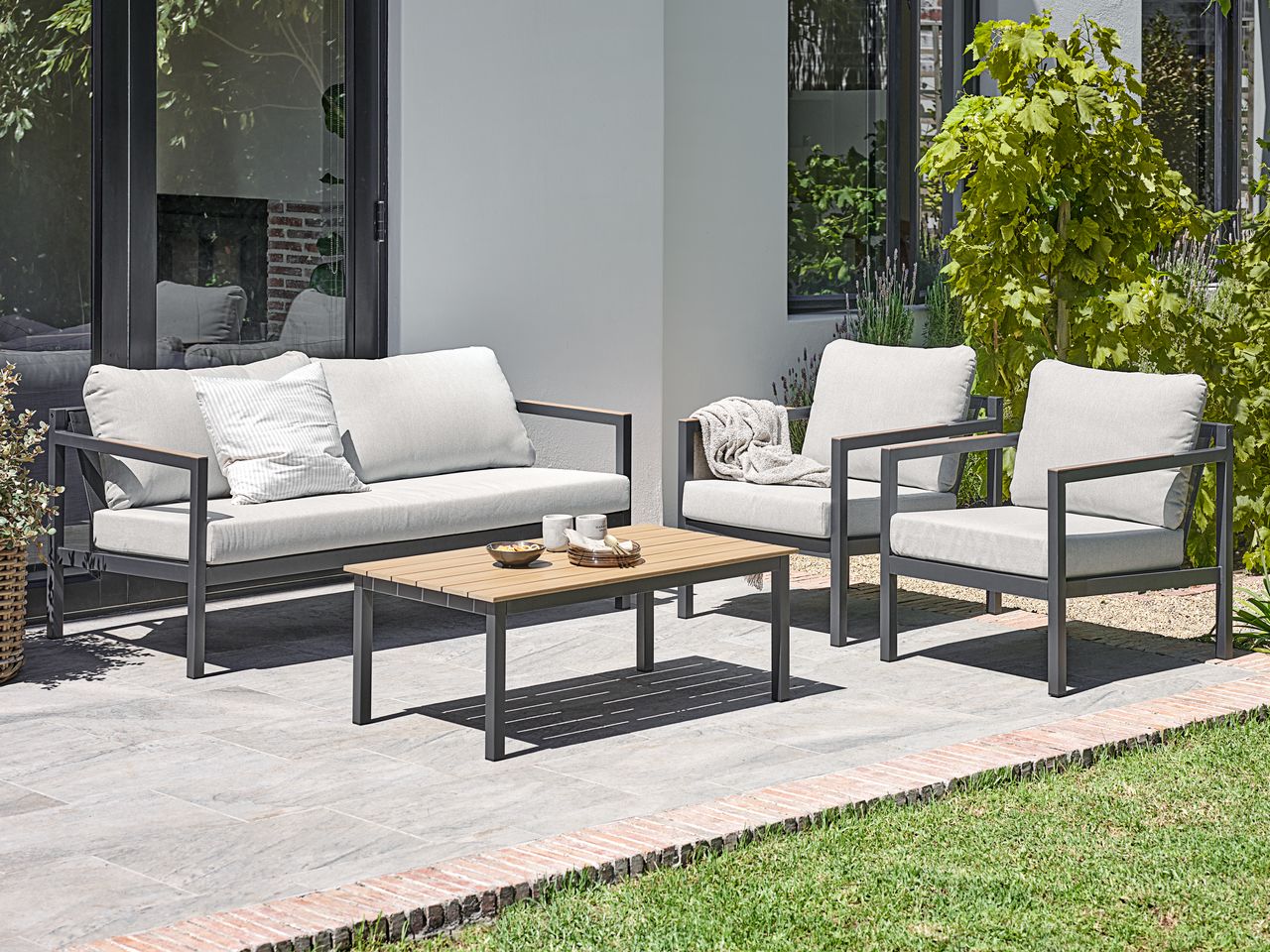 Tips to transform your outdoor space in time for summer JYSK