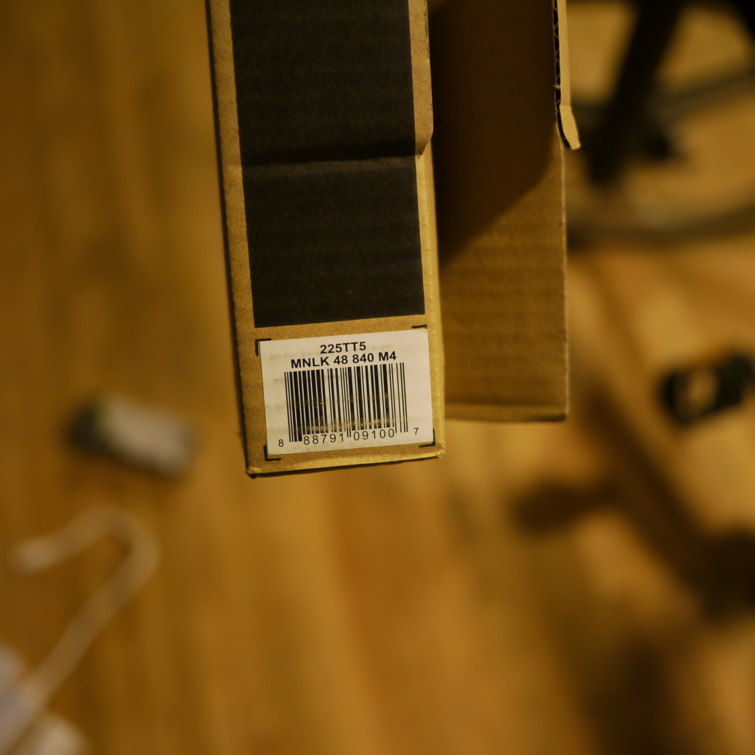 Lithonia 4' Linkable LED strip (2)