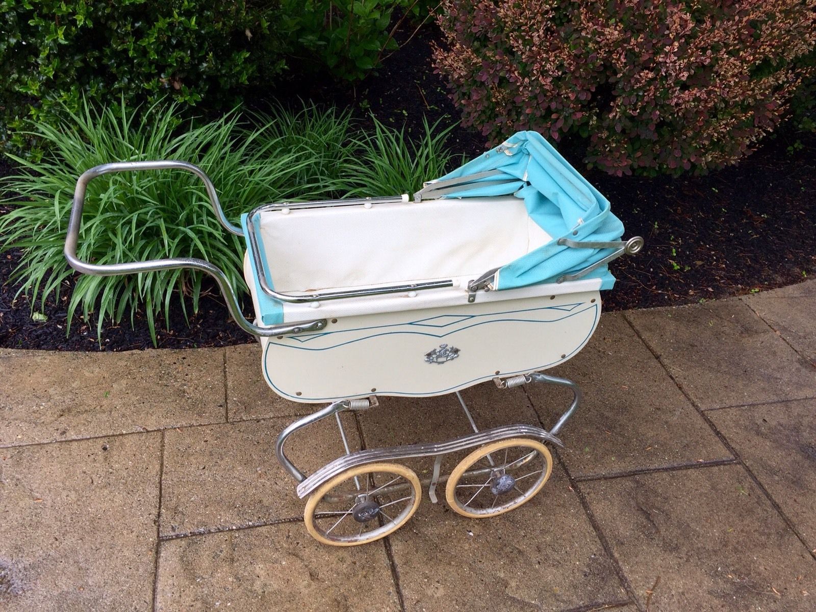 Home & HearthVINTAGE 1950s BABY DOLL BUGGY CARRIAGE PRAM