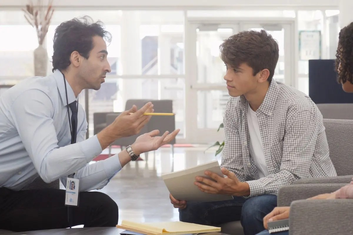 What Does PDA Mean In School?