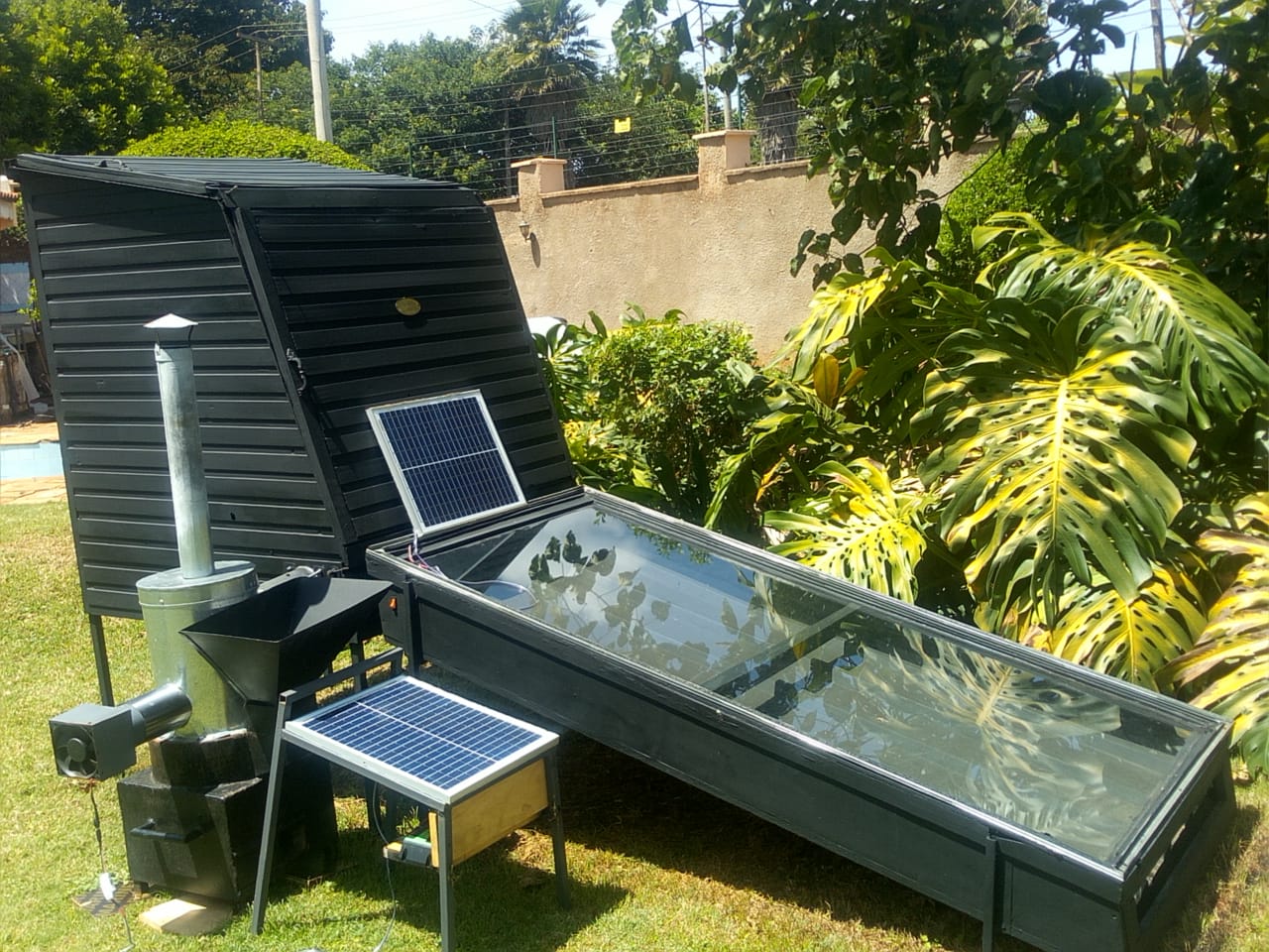 SOLAR DRYING OF FRUITS AND VEGETABLES. KAAA