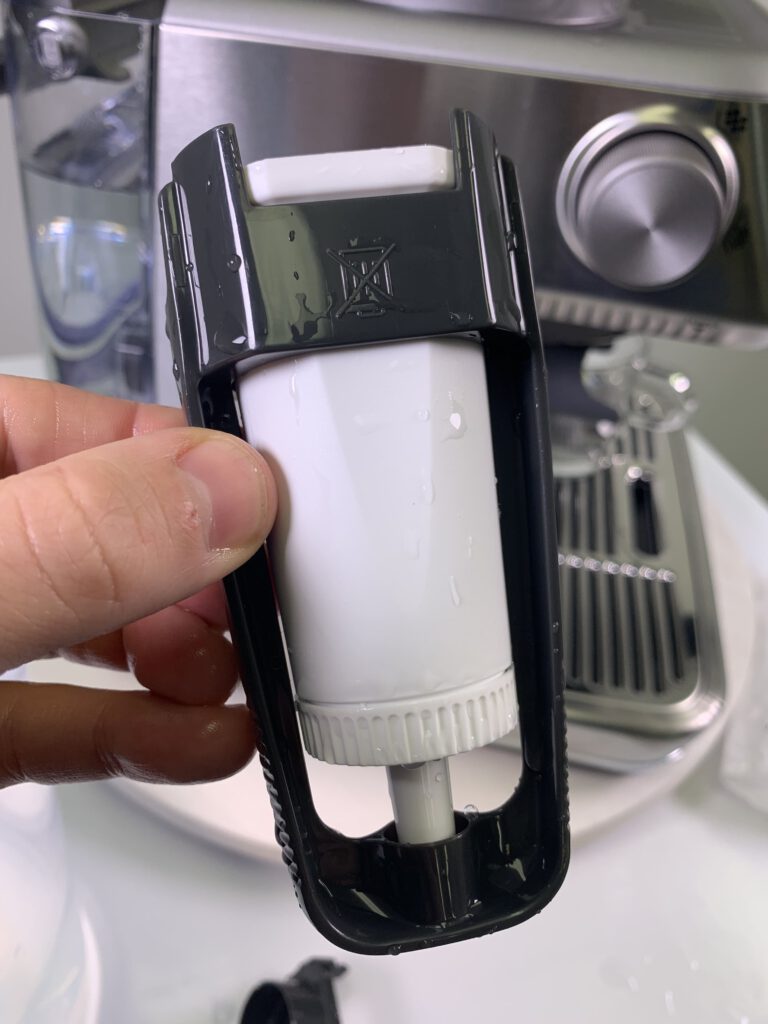 Sage The Barista Pro™ Wasserfilter einsetzen Kaffee.Support