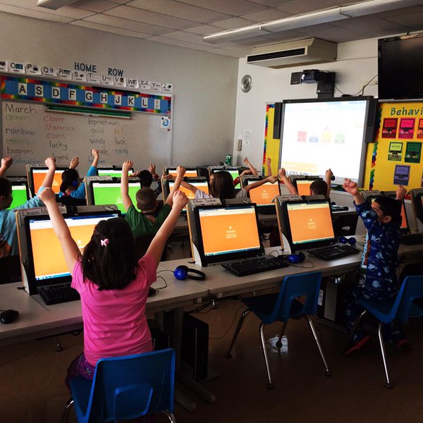Social learning and gameplay Insights from Kahoot!