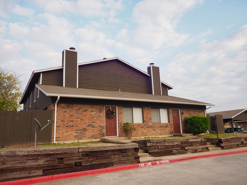 Millview Drive, Arlington, TX 海外・国内不動産 －RESTAGEー