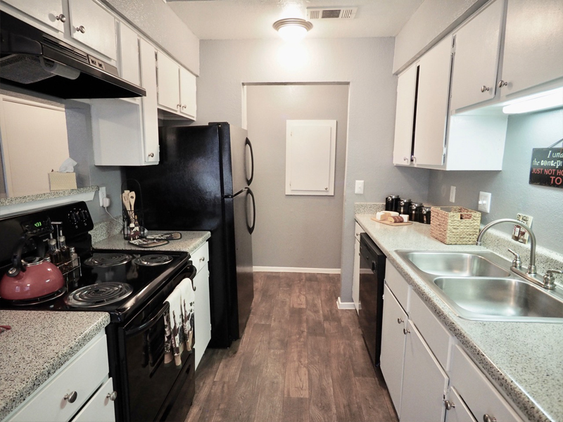 Millview Drive, Arlington, TX 海外・国内不動産 －RESTAGEー