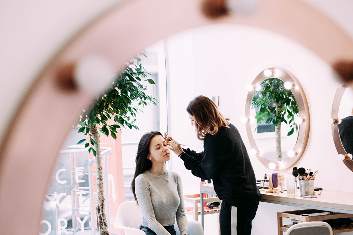 Makeup Artist Career Opportunities That May Surprise You