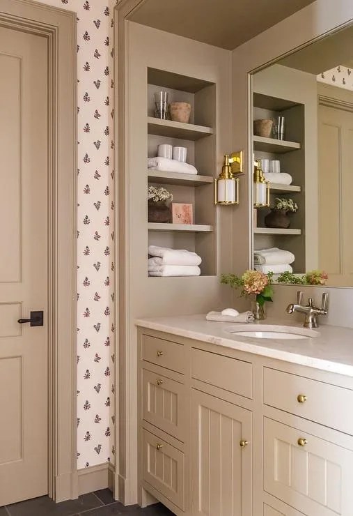 How to Choose Paint Colors for a Small Bathroom With No Windows