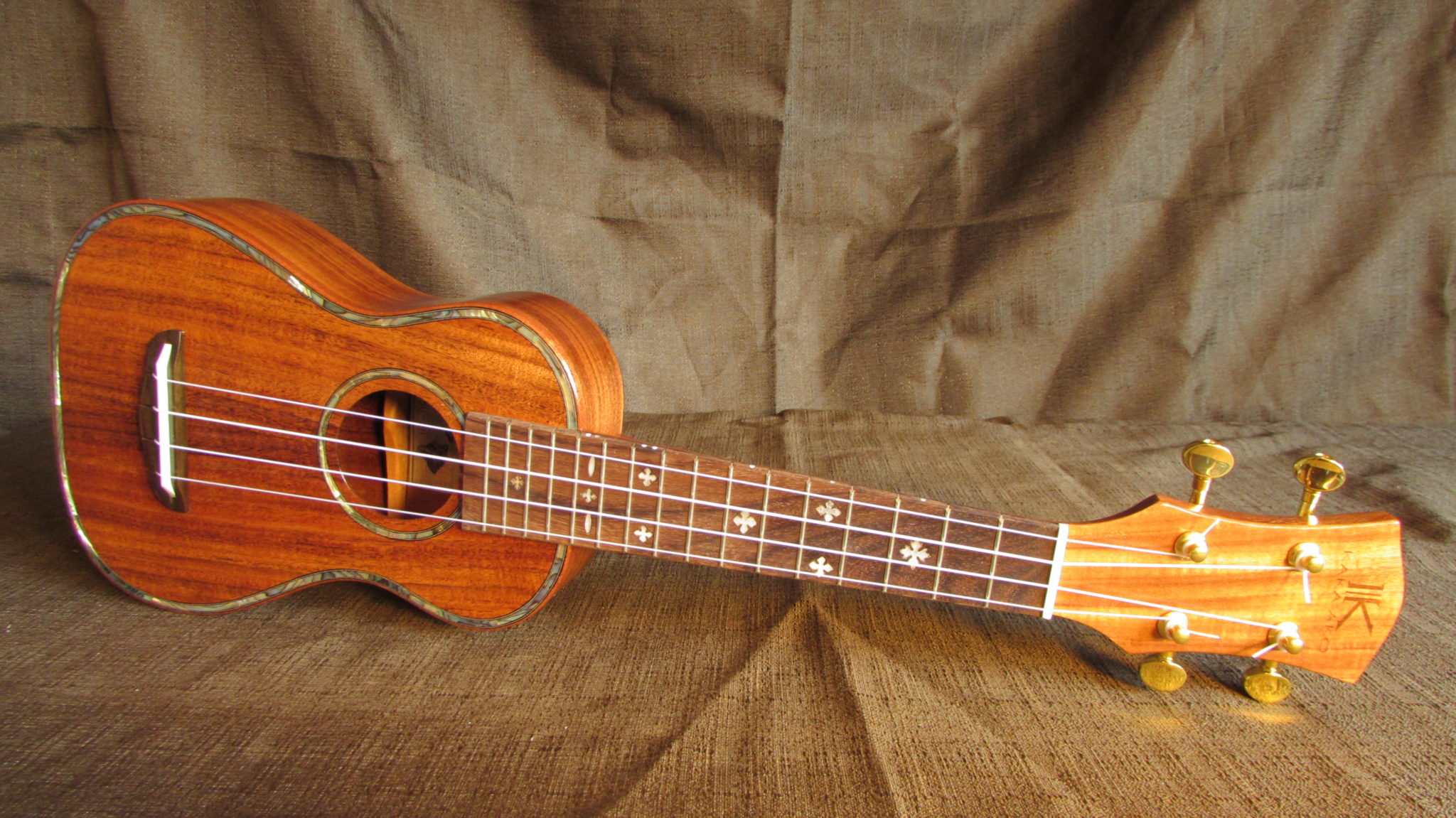 Kaka'ako Acacia Ukulele Soprano K2 Honolulu, Hawaii Professional