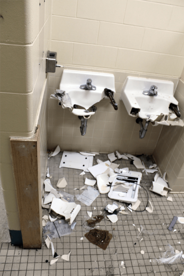 Kansas prisons chief declares staffing crisis at facility