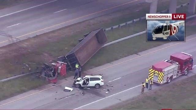 5 killed in crash involving semi on highway in Missouri KAKE