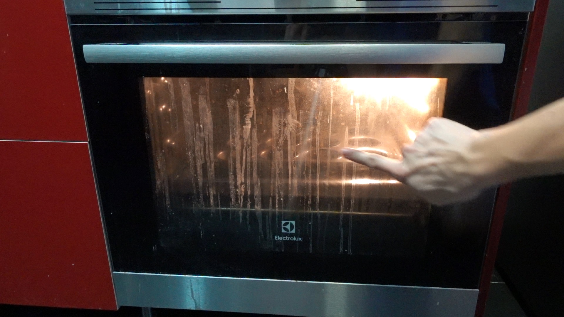 Cleaning the inside of Electrolux double layered glass door oven