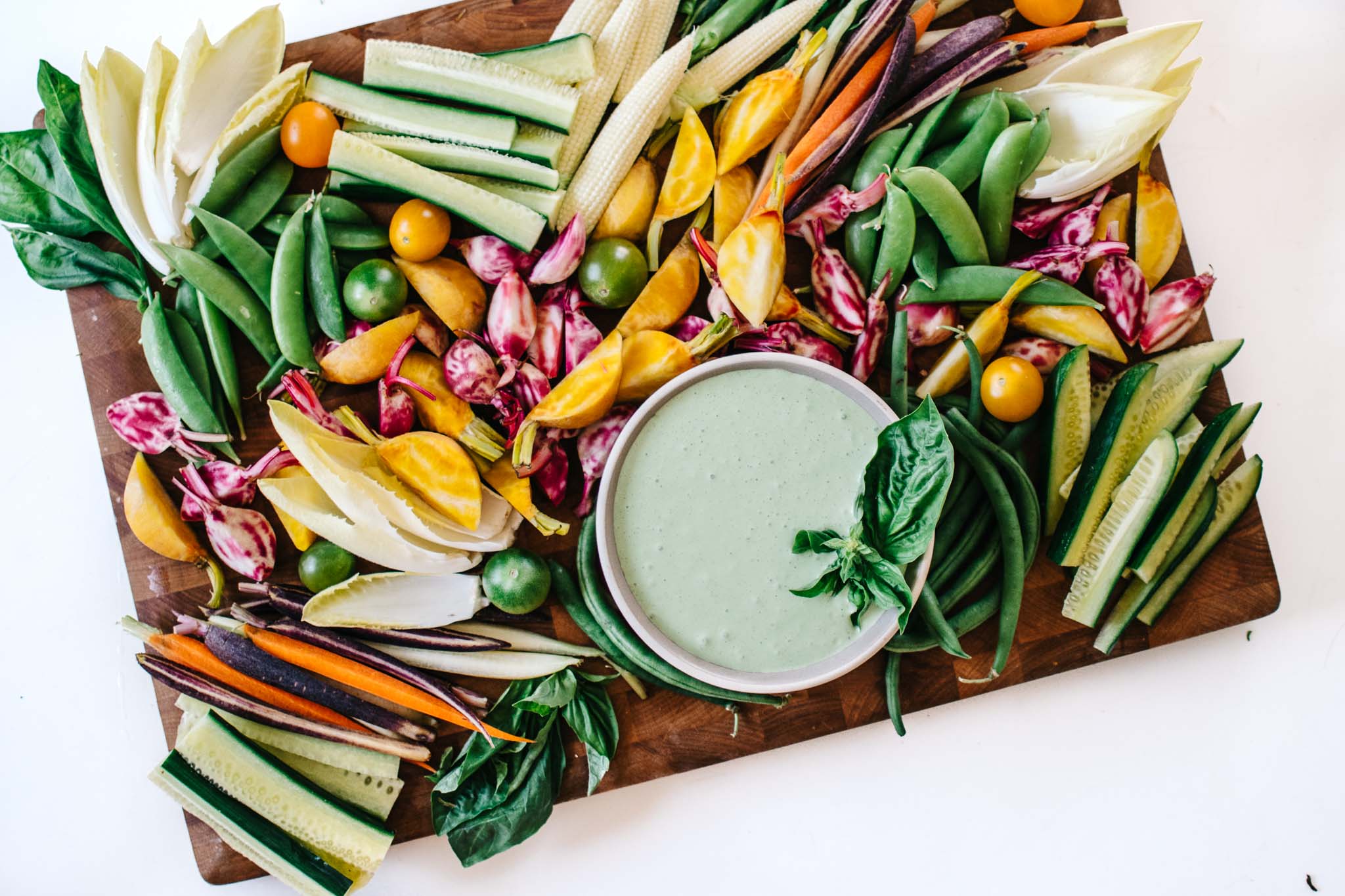 PESTO YOGURT DIP & THE ULTIMATE VEGGIE PLATTER. Kale & Caramel