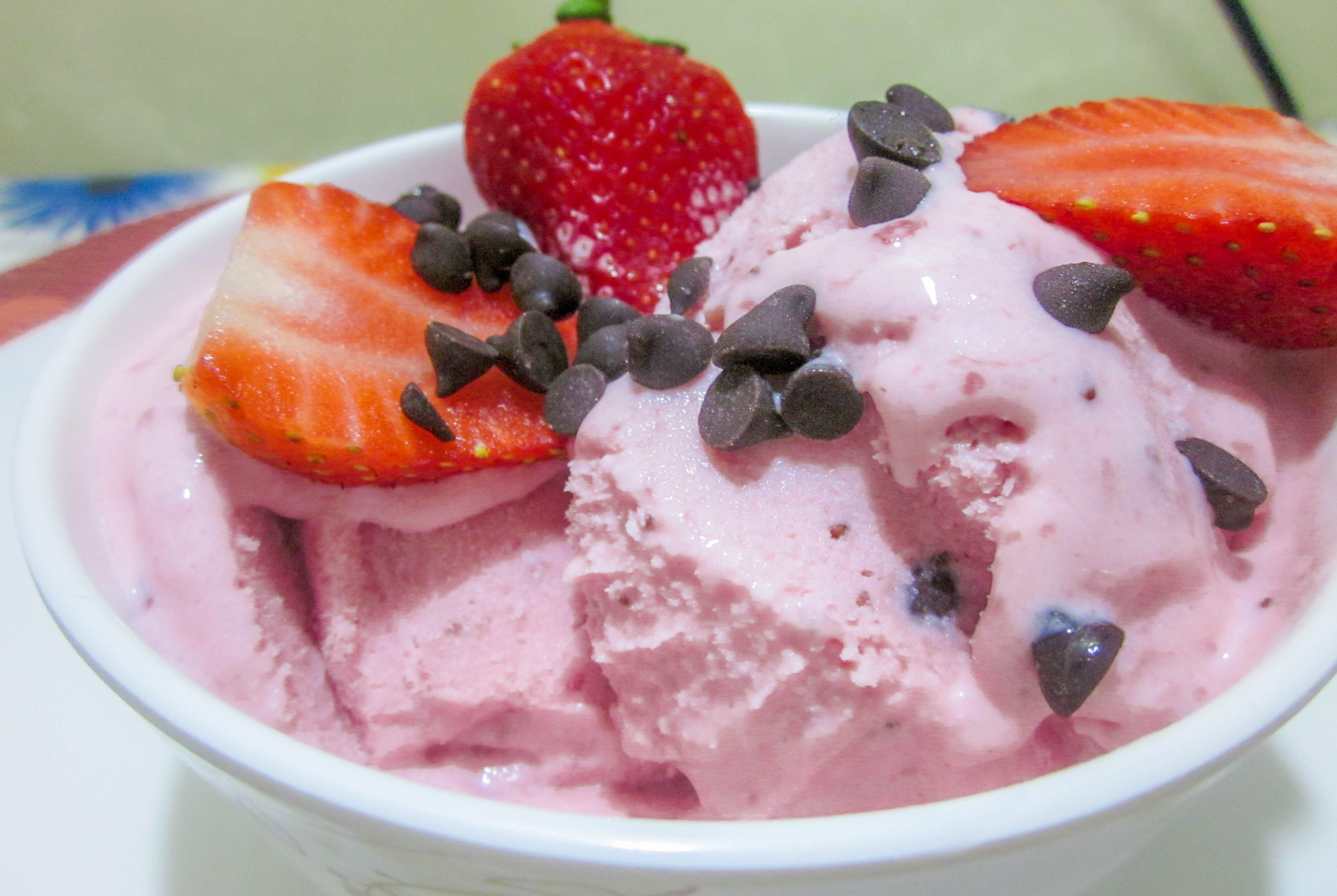 Strawberry Cream Cheese Icecream Kali Mirch by Smita