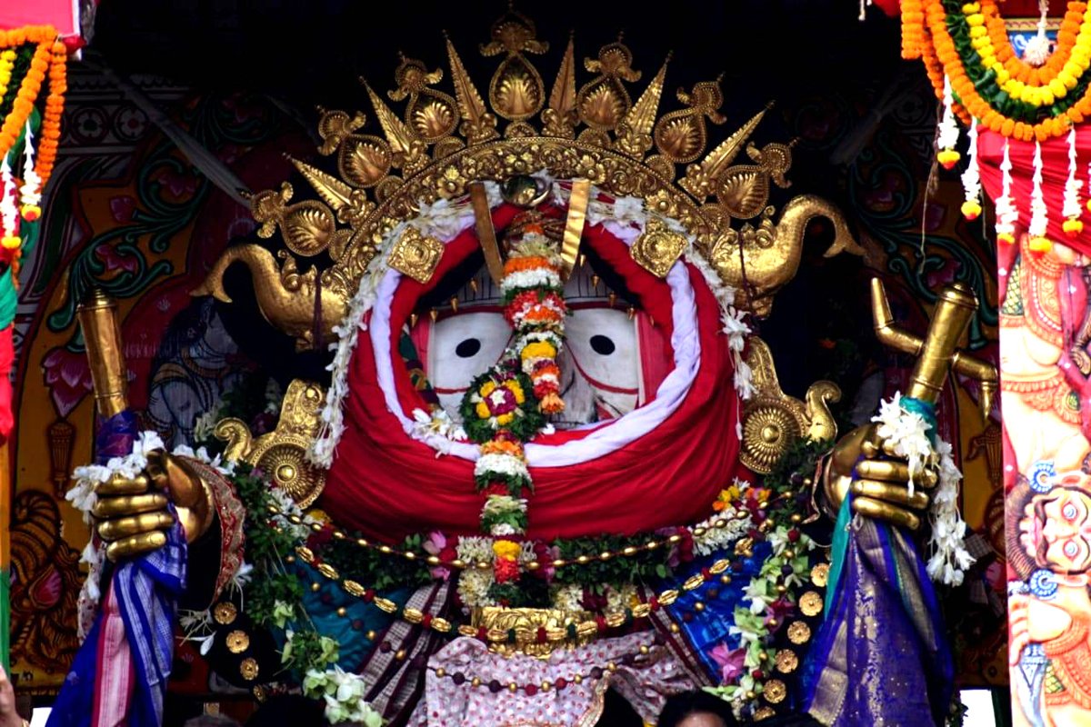 Suna Besha of Lord Jagannath and siblings underway in Puri of Odisha