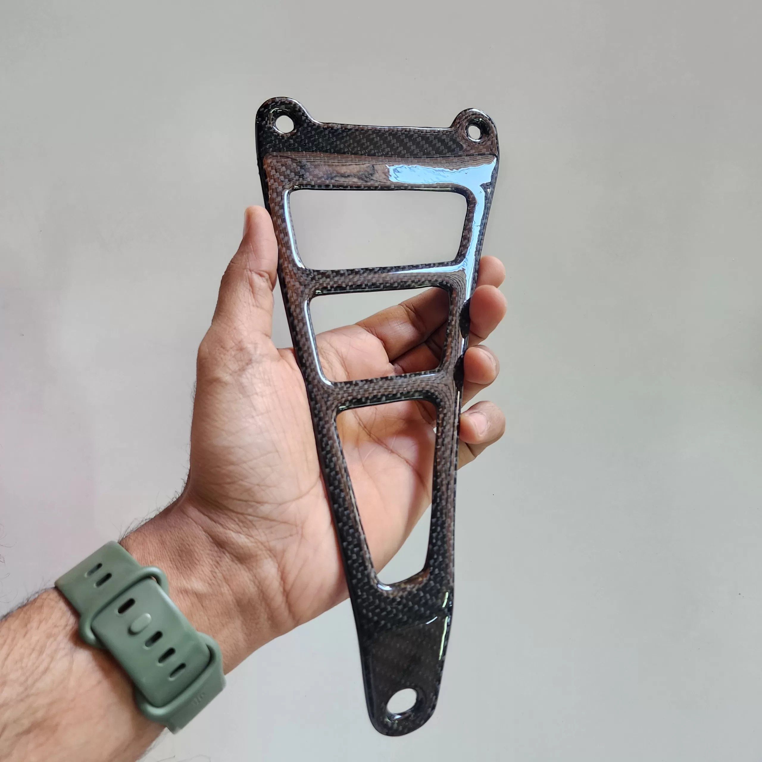 KAMIKAZE CARBON EXHAUST HANGER FOR KAWASAKI ZX10R 20112020 GEN4 GEN5