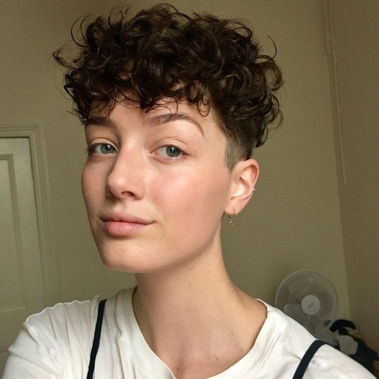 10 Model Rambut Undercut Wanita untuk Tampil Unik dan Stylish