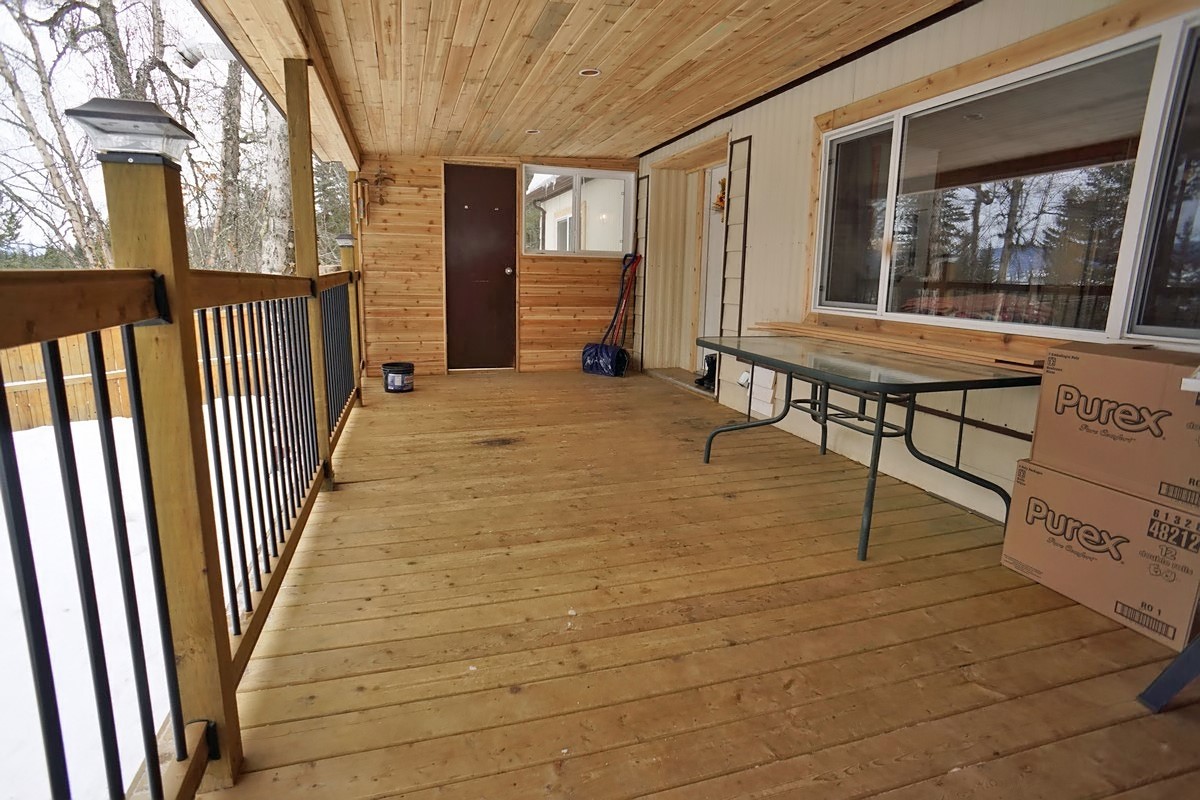 Deck Kamloops House Tours