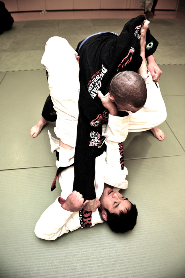 Combining BJJ & Wing Chun — Martial Arts Illustrated Interview — Kamon