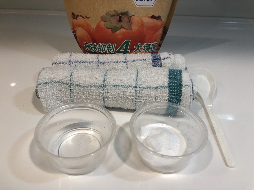 【写真付き】重曹ペーストで超簡単！ラジエントヒーターの焦付き・油汚れの落とし方 KANALIFESTYLE