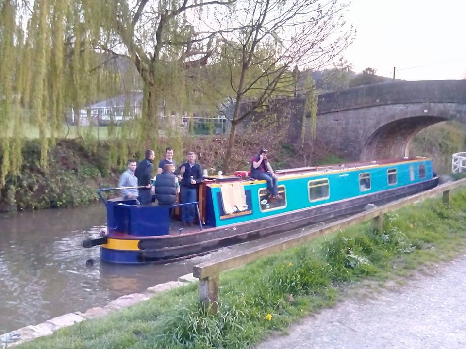 √ Canal Boat Hire Devizes