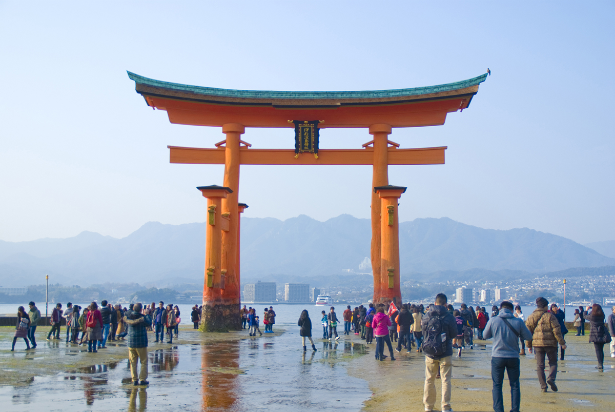 宮島観光の象徴・大鳥居が大規模修繕へ｜広島観光情報総合サイト 旅やか広島