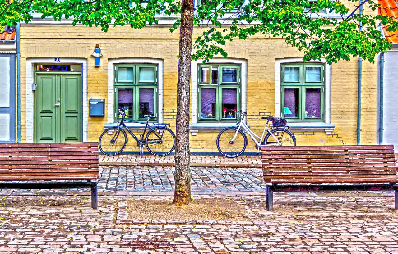 Odense. How to get there by car, train and plane from Copenhagen Billund