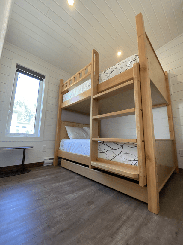 Cottage Vacation Rentals Waskesiu Lake SK Kapaswin Bungalows