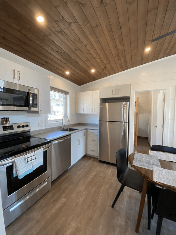 Cottage Vacation Rentals Waskesiu Lake SK Kapaswin Bungalows