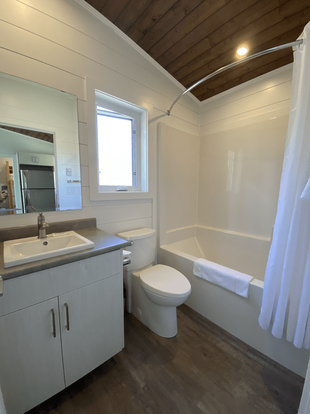 Cottage Vacation Rentals Waskesiu Lake SK Kapaswin Bungalows