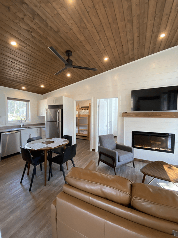 Cottage Vacation Rentals Waskesiu Lake SK Kapaswin Bungalows