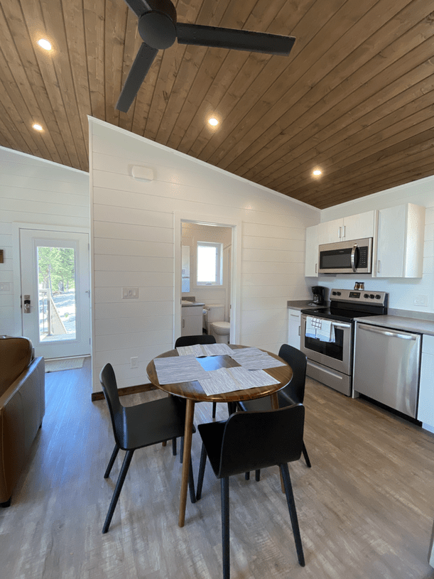 Cottage Vacation Rentals Waskesiu Lake SK Kapaswin Bungalows