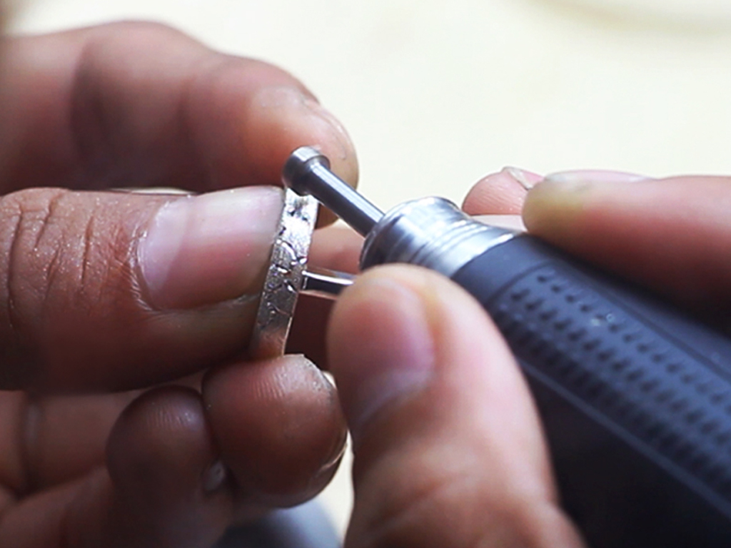 Diamond Cutting Kapit Mas Jewelry Manufacturing & Productions Services