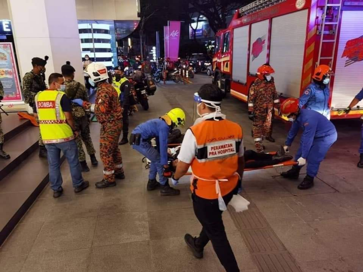 Kemalangan LRT laluan Kelana Jaya. Syabas pihak penyelamat