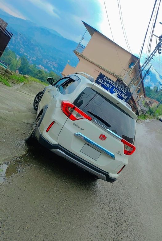 Cars availabe for rent in lahore with drivers