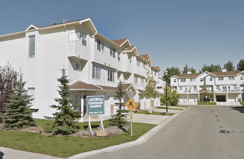 to Applewood Townhome Gardens Karen King & Associates Inc.