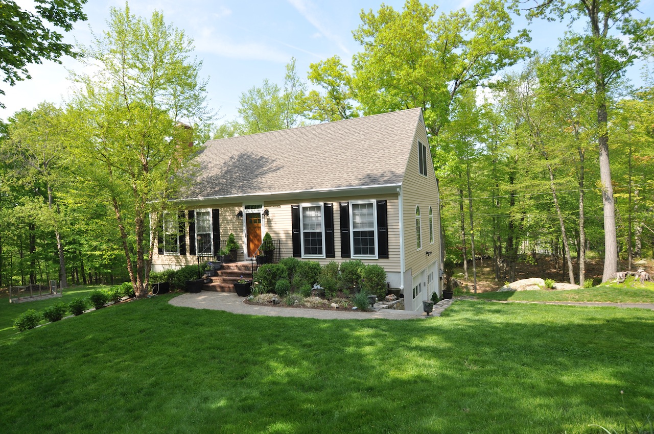 5 Maplewood Rd, Ridgefield Karla Murtaugh Realtor in Ridgefield CT