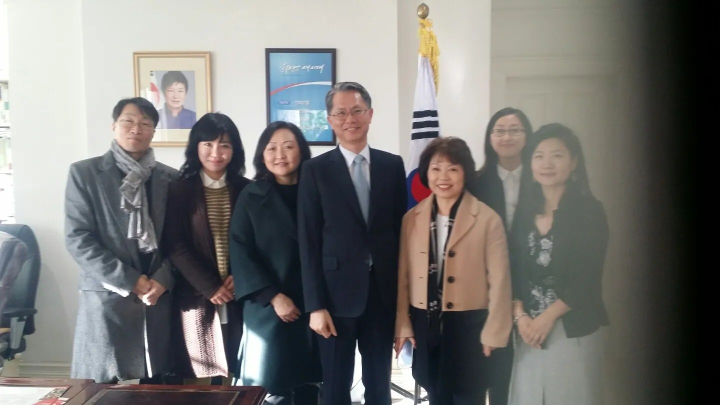 Visit to the Consulate General in Toronto Korean Artists Society of