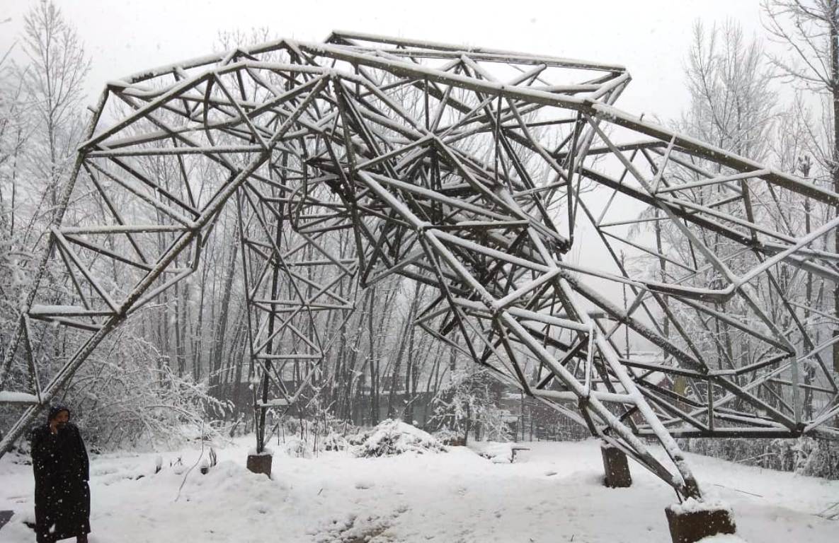 Transmission Tower collapse amid heavy snowfall in Bandipora