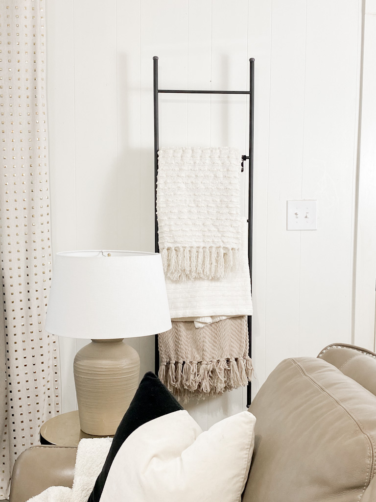 DIY Wall Mounted Blanket Ladder Kassy On Design