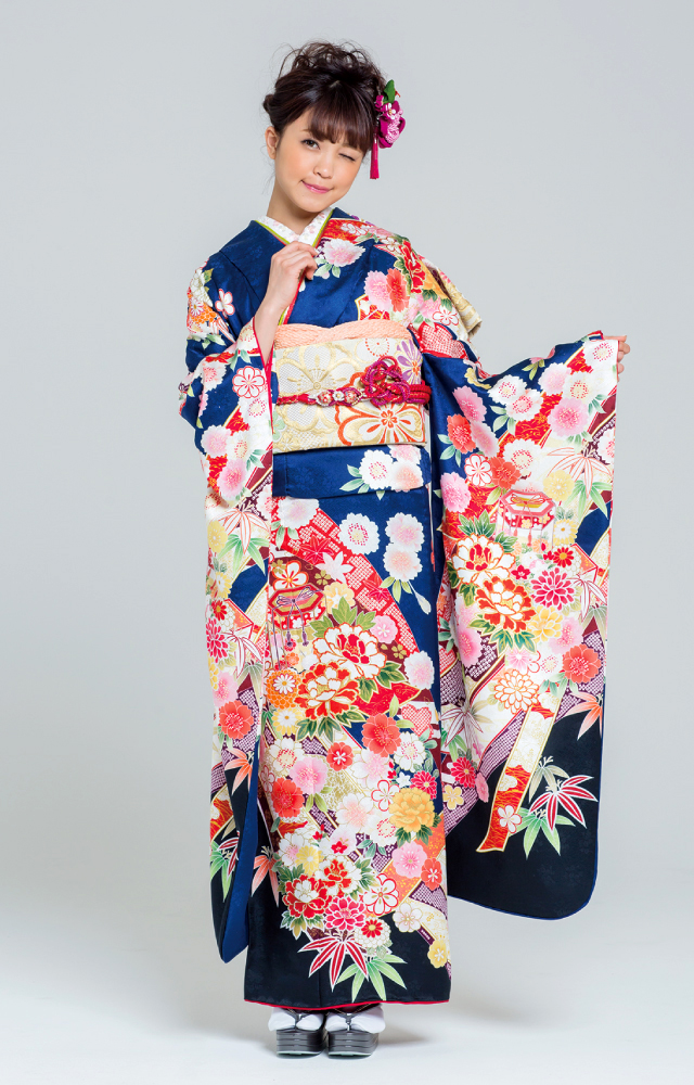 成人式の振袖｜正統派？個性派にする？～青色振袖のコーディネートをご紹介 愛知の成人式と卒業袴レンタルは振袖専門館花舎へ愛知の成人式と卒業袴