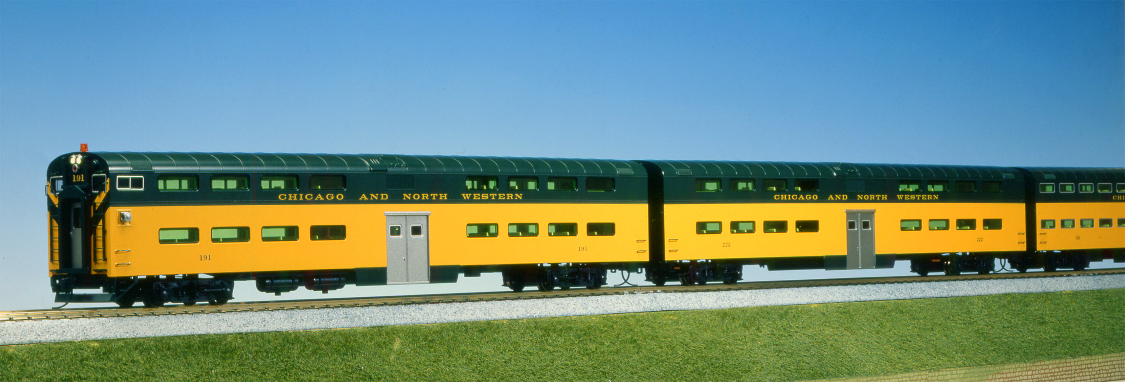 HO BiLevel Passenger Cars
