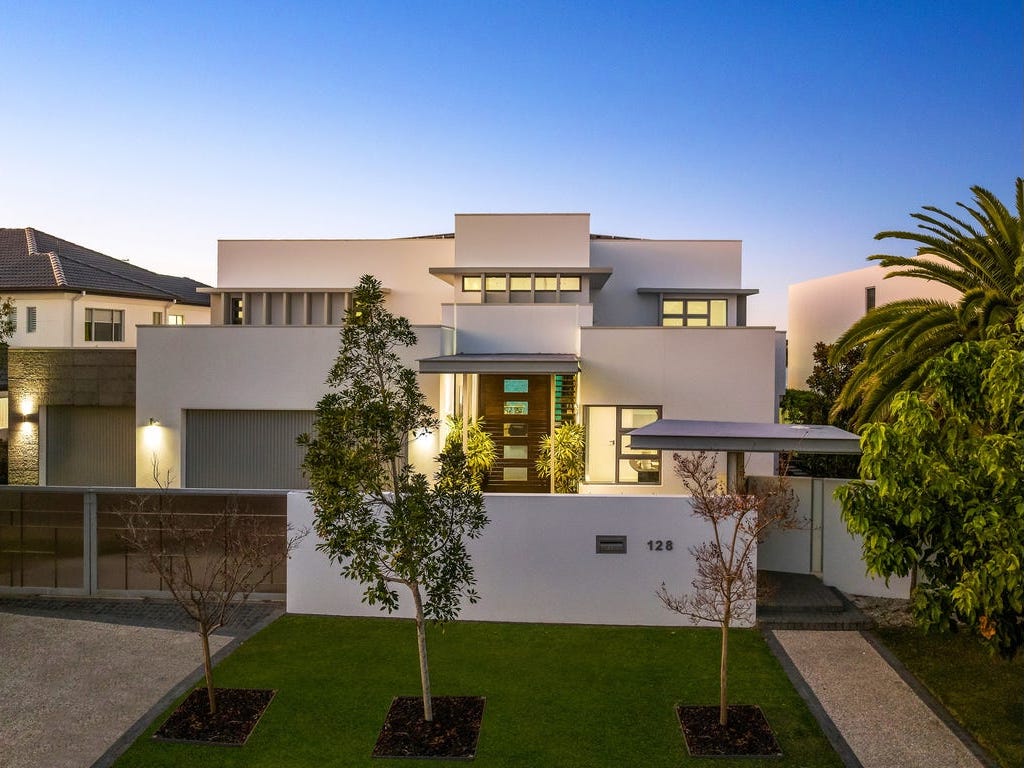 Luxury lakefront family retreat sells to local upgraders Katrina