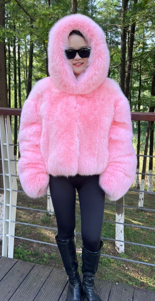 100 Reasons Real Fur Warmer Than Faux Fur MARC KAUFMAN FURS