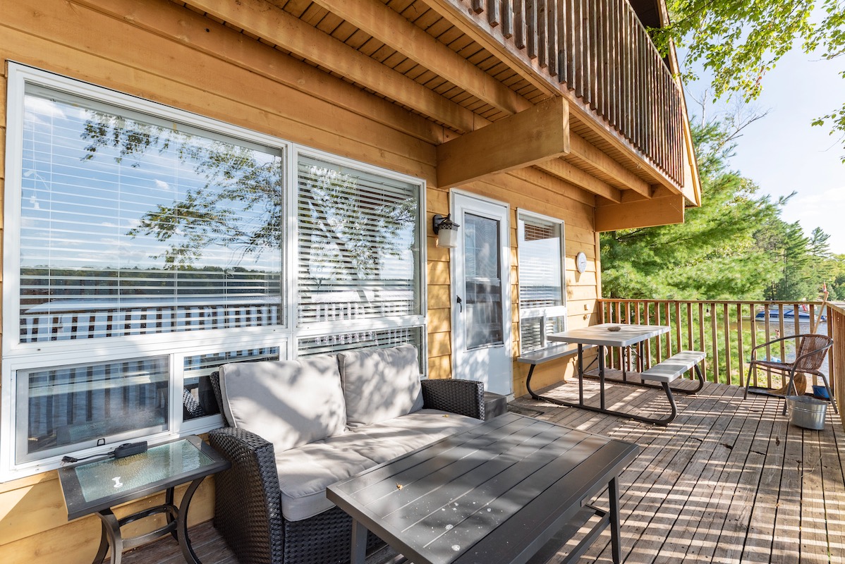 Lakeside Beach Haven on Cordova Lake Kawartha Cottage Vacations