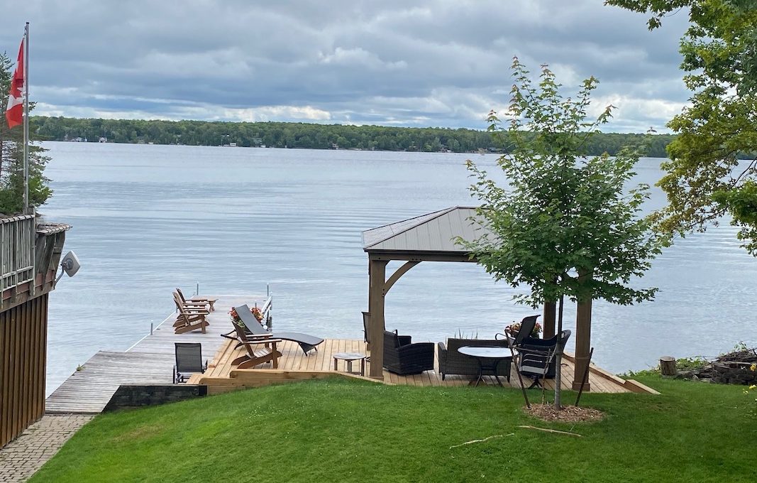 Executive Home on Clear Lake Kawartha Cottage Vacations