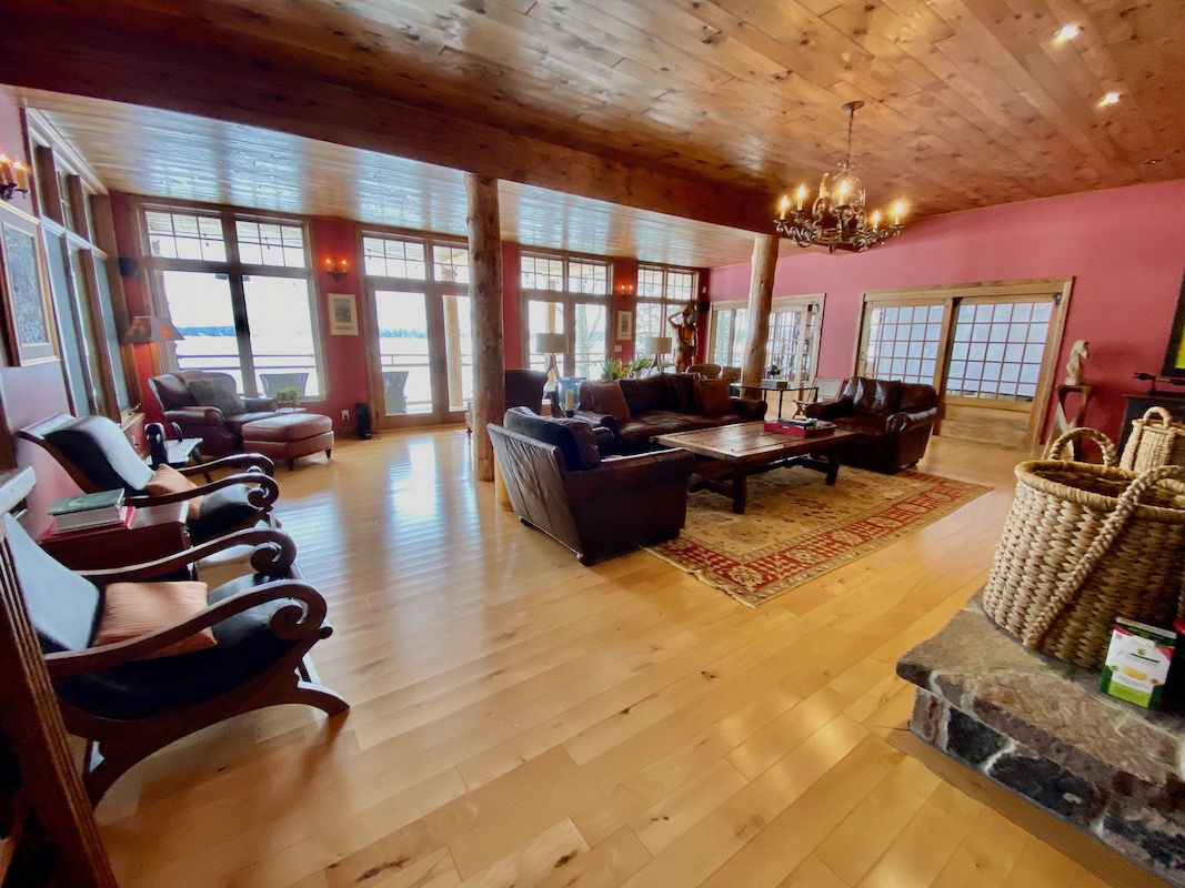 Executive Cottage on Clear Lake Kawartha Cottage Vacations