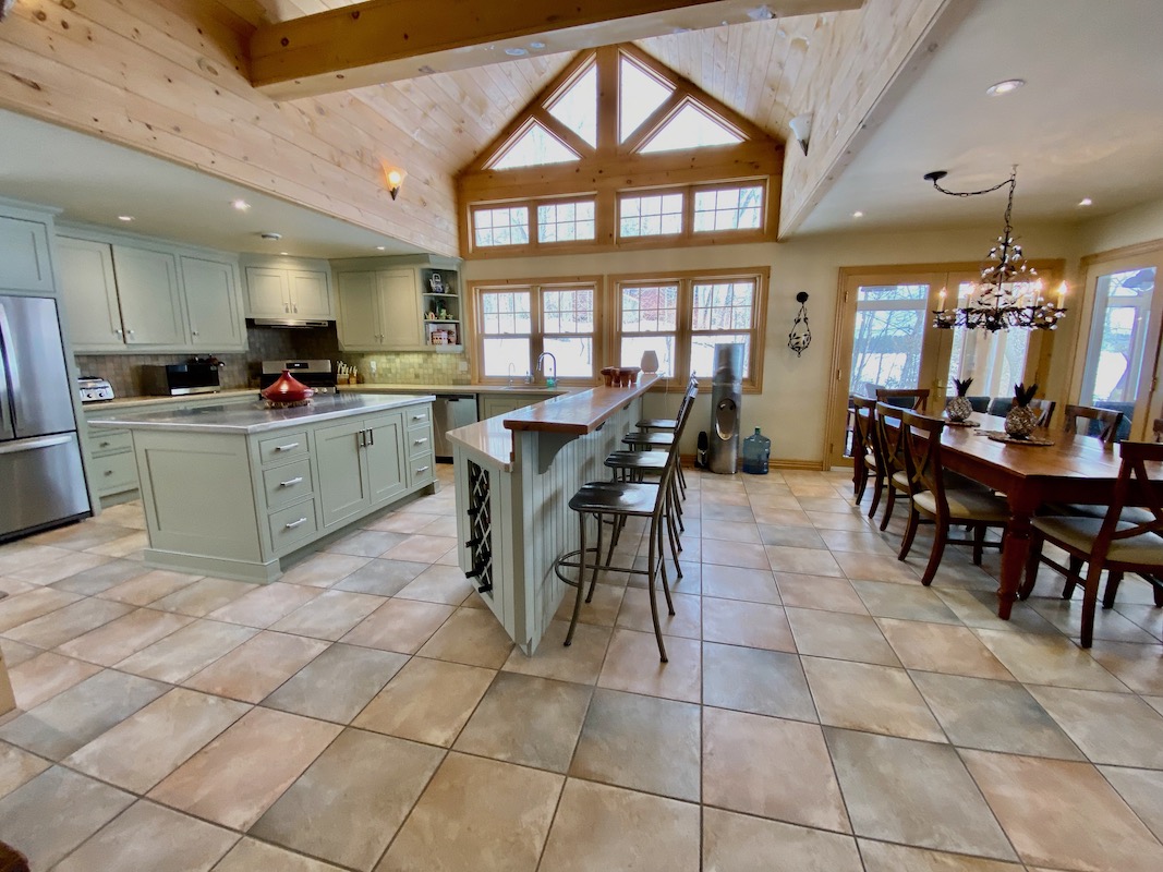 Executive Cottage on Clear Lake Kawartha Cottage Vacations