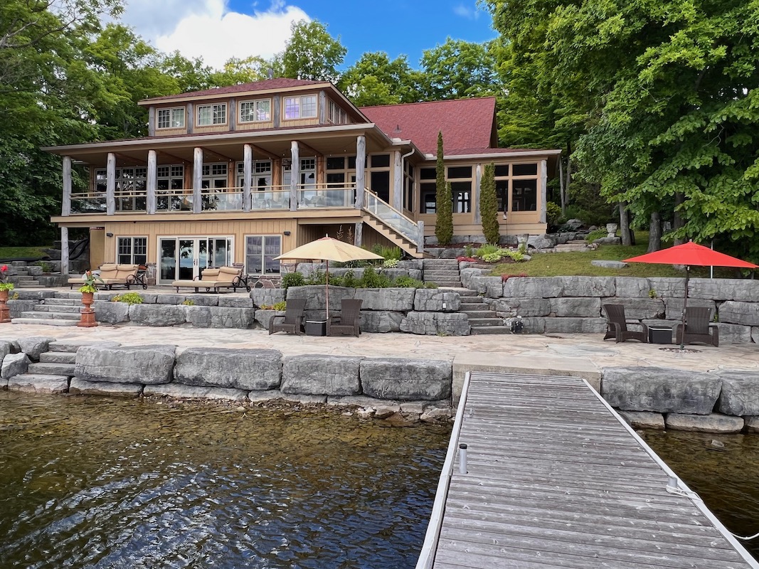 Executive Cottage on Clear Lake Kawartha Cottage Vacations