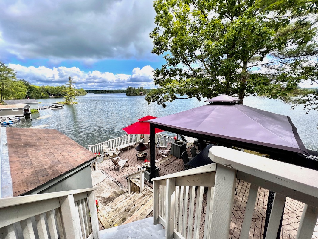 La Bella Vista on Big Bald Lake Kawartha Cottage Vacations