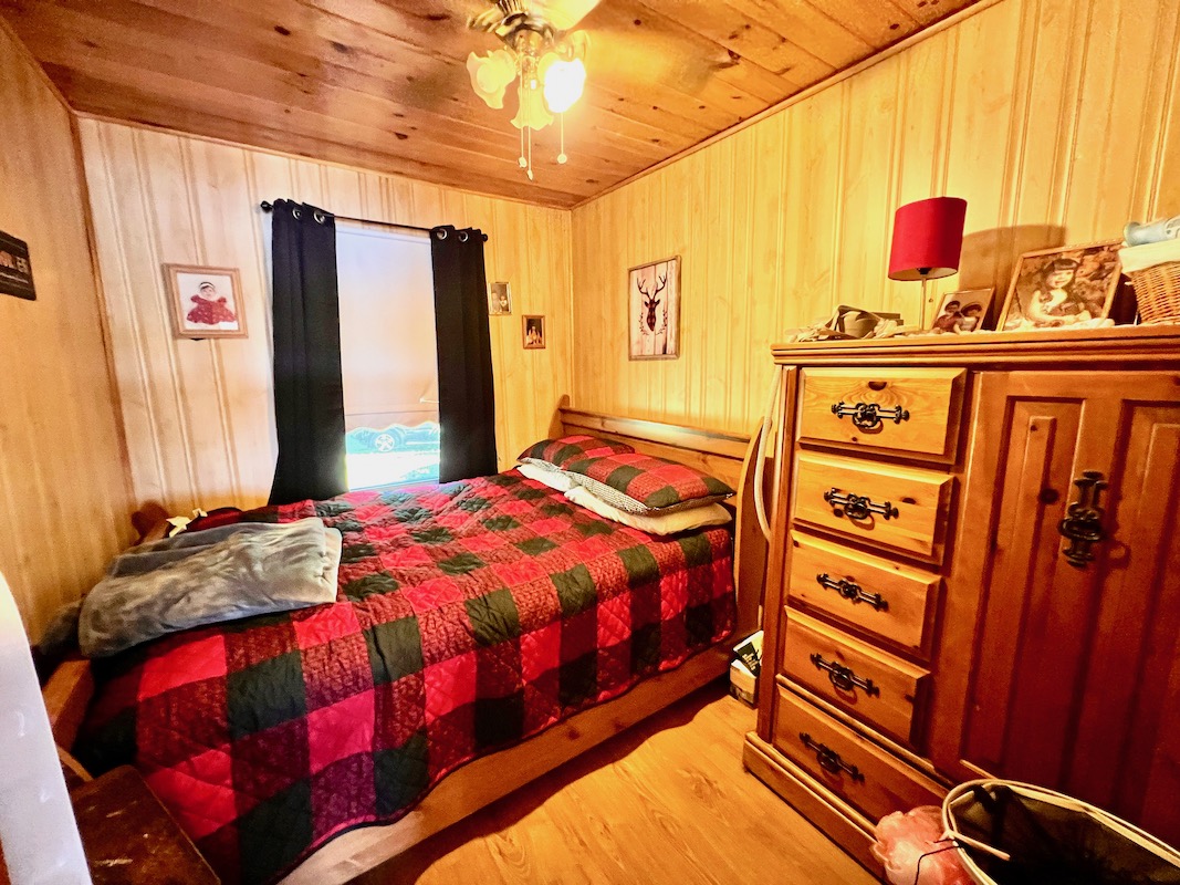 Jewel of Julian Lake Kawartha Cottage Vacations